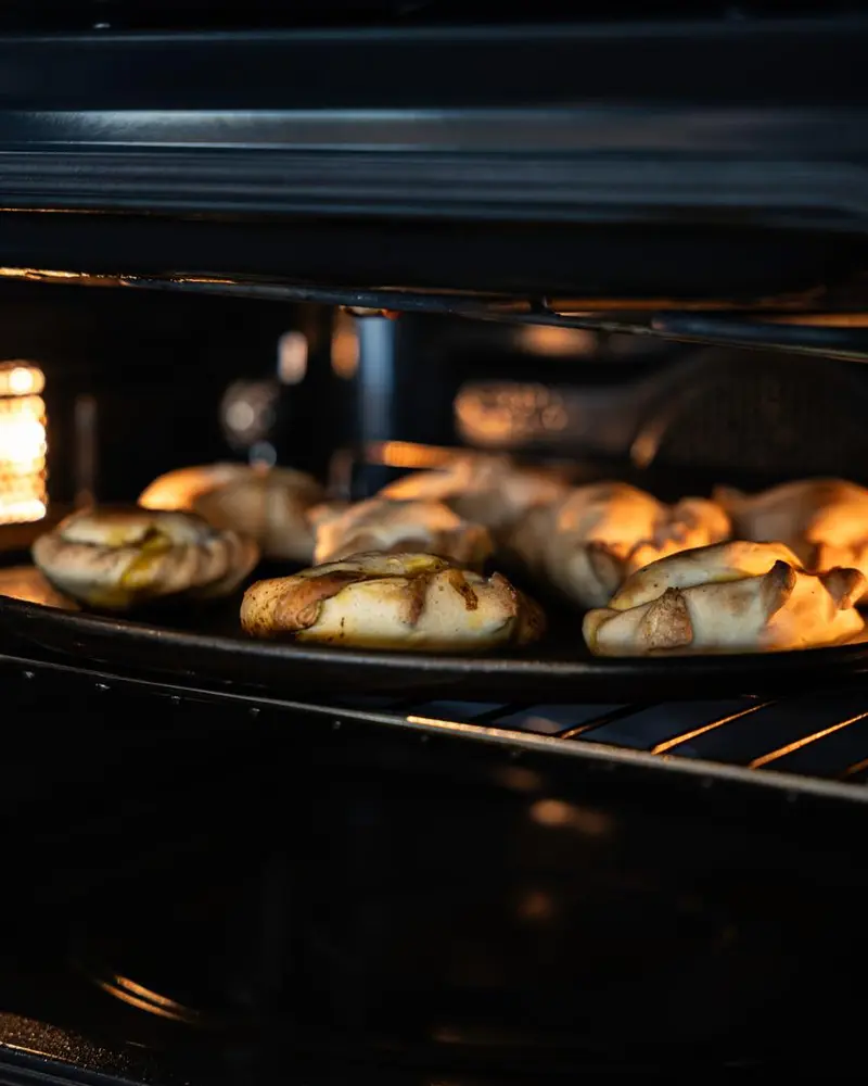 Empanadas de TAFÍ'S horneándose